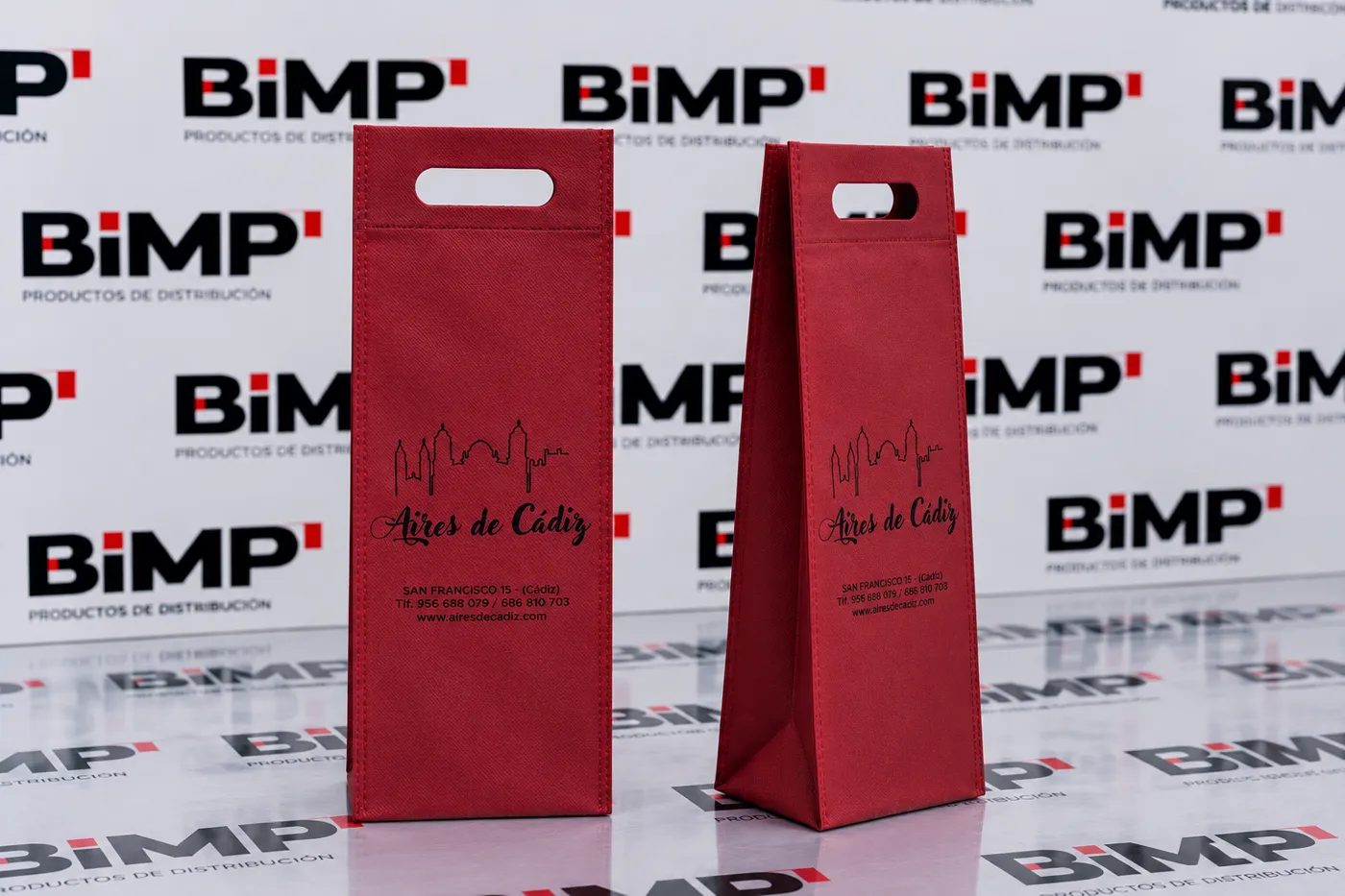 Bolsas de tela granate para botella de vino serigrafiadas con logo, vistas de frente y de lado